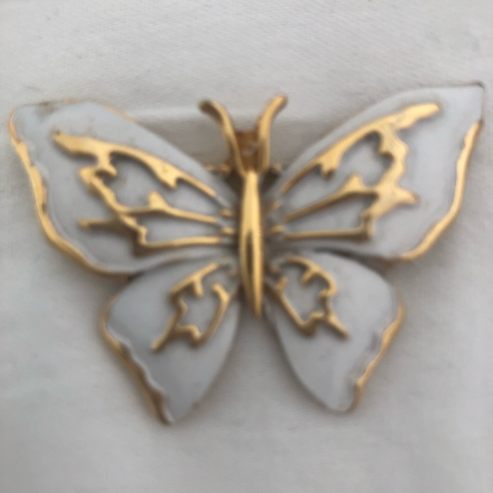 Butterfly pin. Gold and White. Beautiful